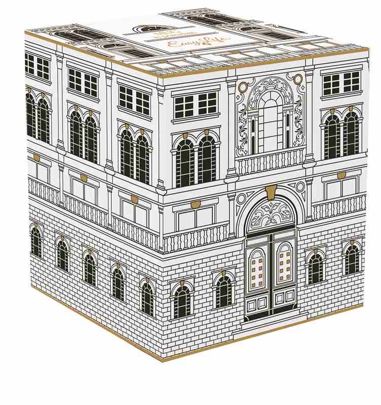 Porcelain mug in colour box
