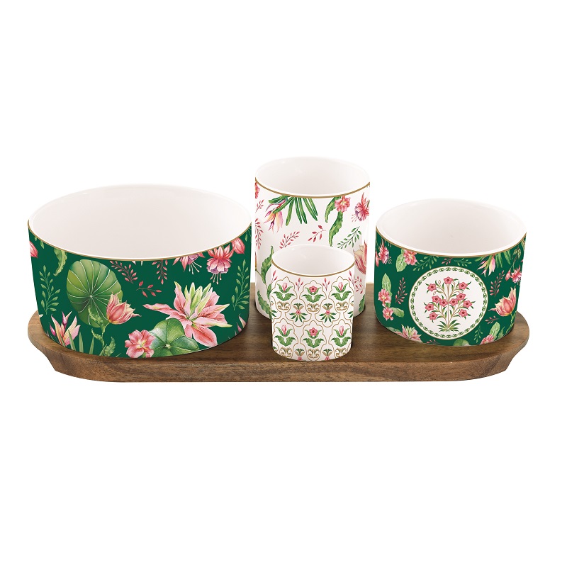 Appetizer set with 4 porcelain round bowls on 
aca