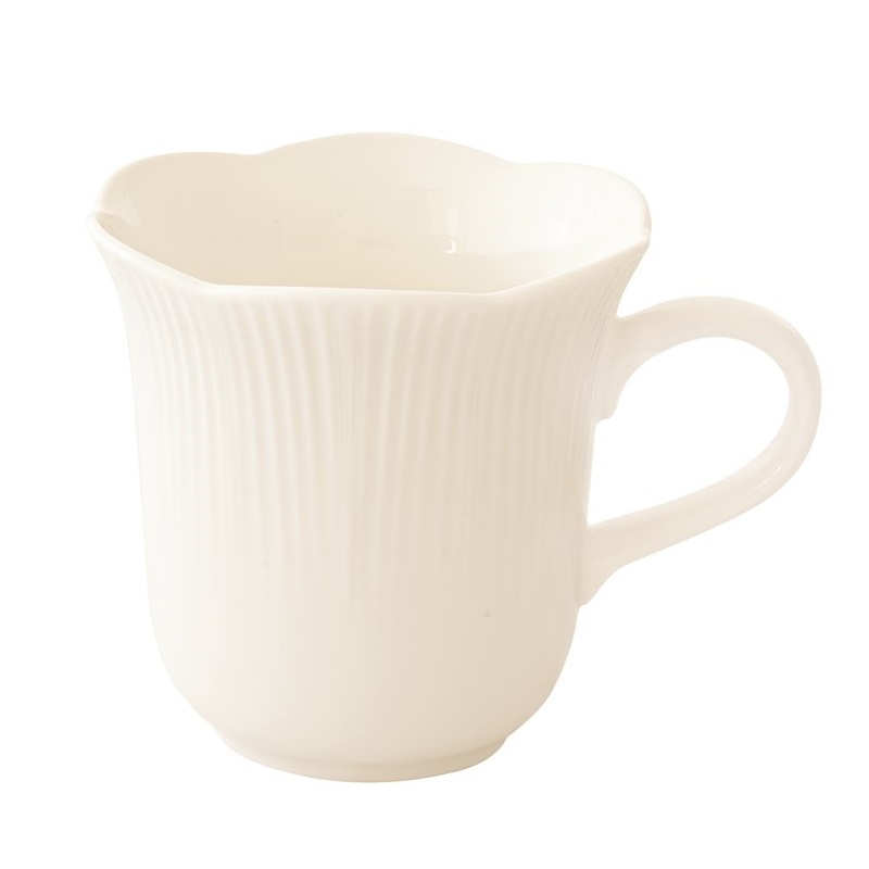 Porcelain mug